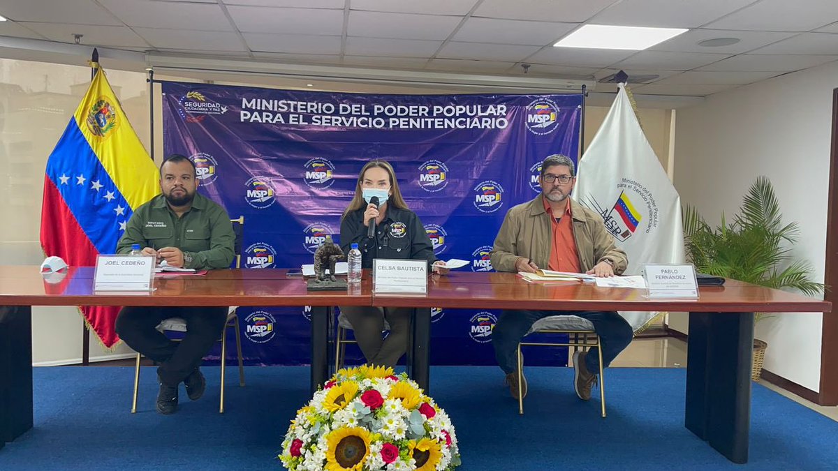 Derecho_paz's tweet photo. Desde nuestra sede del Mppsp en Caracas, junto al Prof. Pablo Fernández del Mpprijp y el diputado, Joel Cedeño de la Asamblea Nacional iniciamos el debate popular de la 3T como parte del Plan estratégico 7T- 2030, instruido por el Pdte. @NicolasMaduro https://t.co/qIruqvLO9d