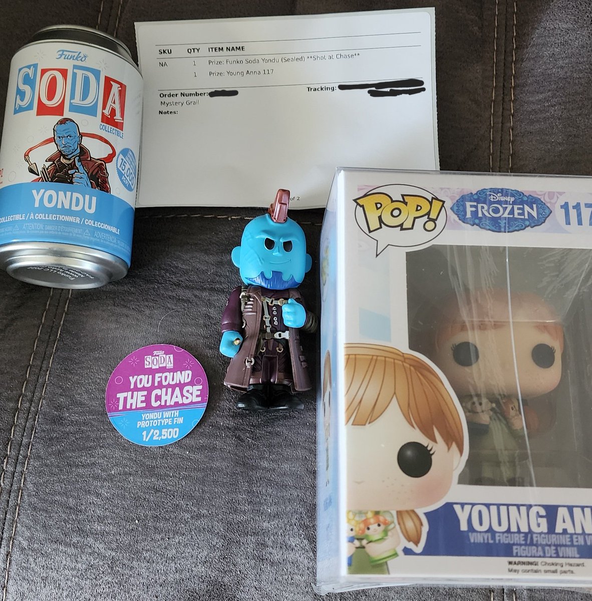Thanks, @7BucksAPop #MysteryGrail redeemed for these in the prize shop plus some protectors. Definitely made a hard week better! My daughter will love her Frozen Funko btw.