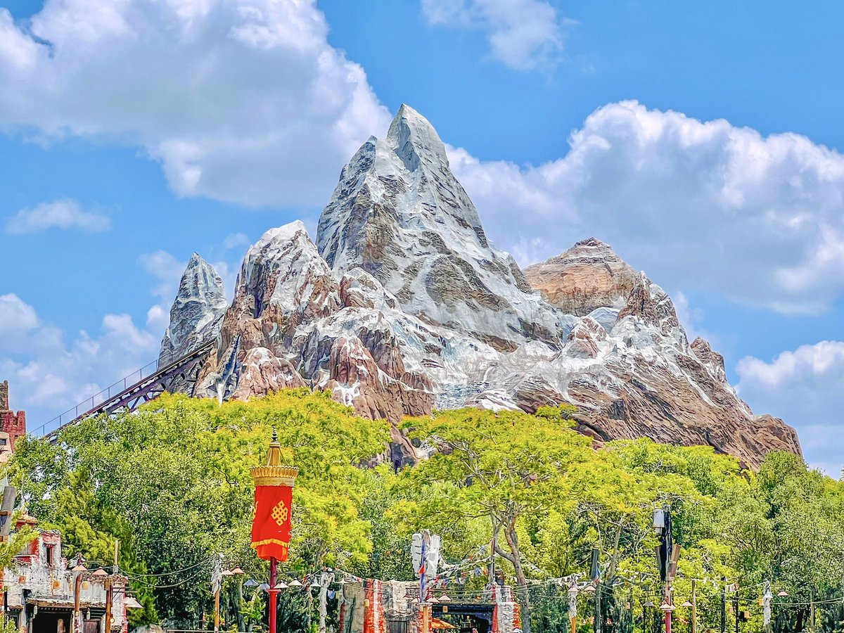 FanAttractions's tweet photo. Brave the Forbidden Mountain 🏔️ and seek out the Yeti @waltdisneyworld #animalkingdom Expedition Everest-Legend of the Forbidden Mountain #waltdisneyworld #expeditioneverest #disneyworld #disney #disneygram #igdisney #yeti #disneyphotography #disneyparks #fantasticattractions💫 https://t.co/H92UyQkfL7