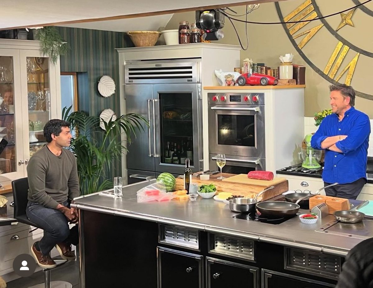 Two cool dudes great entertainment <a href="/jamesmartinchef/">James Martin</a> <a href="/karunchandhok/">Karun Chandhok</a> <a href="/SubZeroWolfUK/">Sub-Zero & Wolf UK</a>