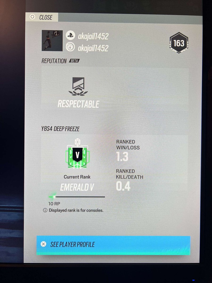 zach739701401's tweet photo. @Rainbow6Game Just hit emerald. Am i tournament ready? #realbeast https://t.co/lpm7gEk5zU
