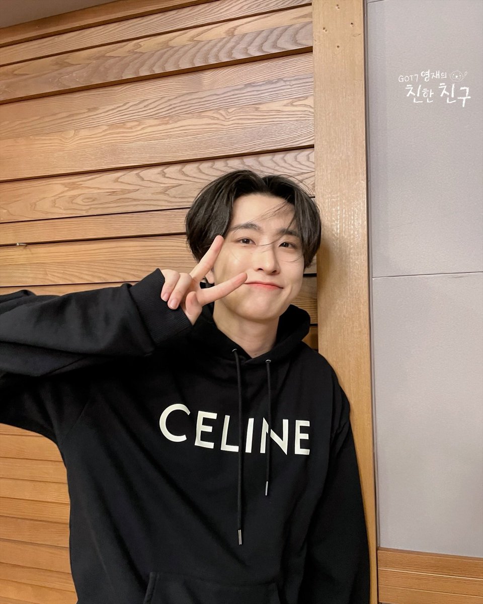 mbcbf_ever's tweet photo. 🦦친친🦦

달디의 시야를 방해한 앞머리야 칭찬해
덕분에 귀여운 표정을 Get 했으니까요 😉💚
이상, 달디의 긴머리를 응원하며...

#MBC #RADIO #GOT7영재의친한친구 #친한친구 #친친 #달친친 #달디 #GOT7 #갓세븐 #영재 #YOUNGJAE https://t.co/J7lZf0RN8d