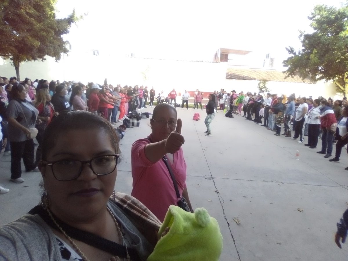 GiselaGonzale72's tweet photo. Por todas y cada una de ustedes aquí estamos, seguimos claro que seguimos la unión hace la fuerza gracias por su tiempo y dedicación ...
GISELA GONZÁLEZ
#EquipoADMM 
#TenangoDelValle https://t.co/2eJ0TdndjT