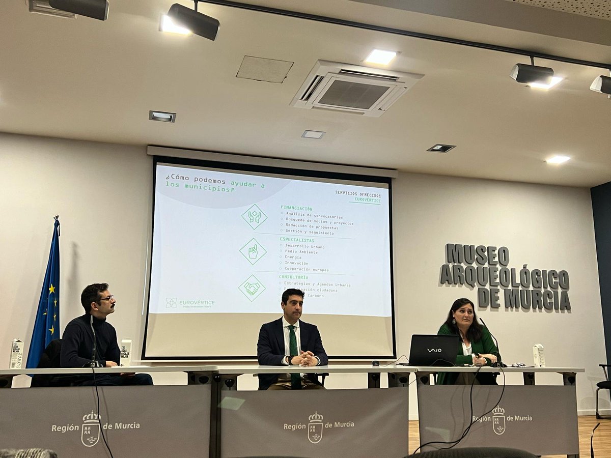 EuroVertiC's tweet photo. Nuestra compañera @ConsueloGarcaS3 ha hablado hoy, junto a Pablo Cano alcalde de @Ayto_Blanca y Quico Sánchez gerente de la mancomunidad #SierraEspuña, de nuestra experiencia apoyando a municipios que optaron a la subvención para fomentar la participación en #proyectoseuropeos🇪🇺 https://t.co/4GXhr6wtwQ