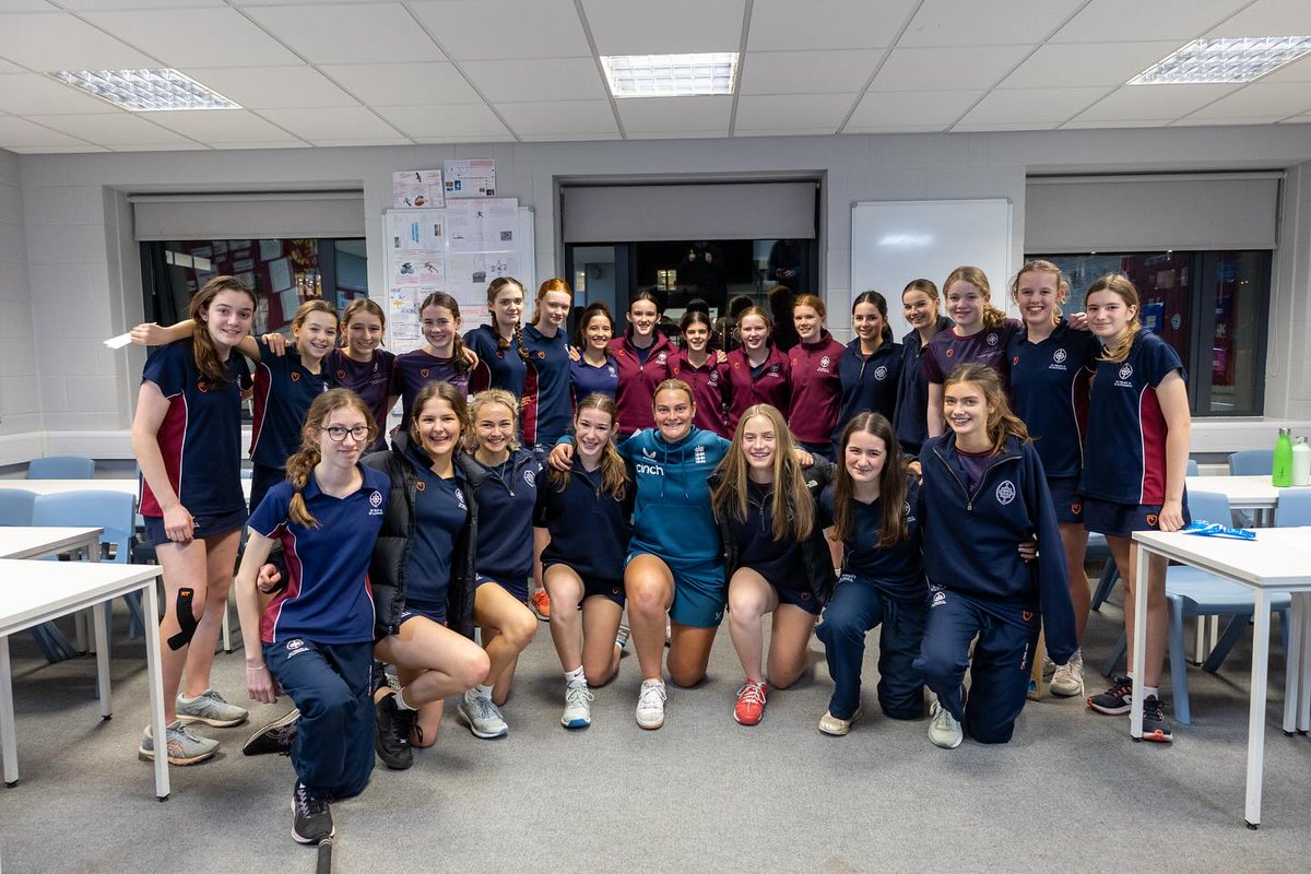 SHSKSchool's tweet photo. It was a pleasure to welcome @_WesternStorm cricketer and @lwtlsports ambassador, @Dani_Gibson01 for a special #cricket coaching workshop and Q&amp;A session with our HelKats ahead of their Sri Lanka tour later this year 🏏

Thanks to @SHSKPA for our outstanding indoor cricket nets! https://t.co/OnEbc850Qo