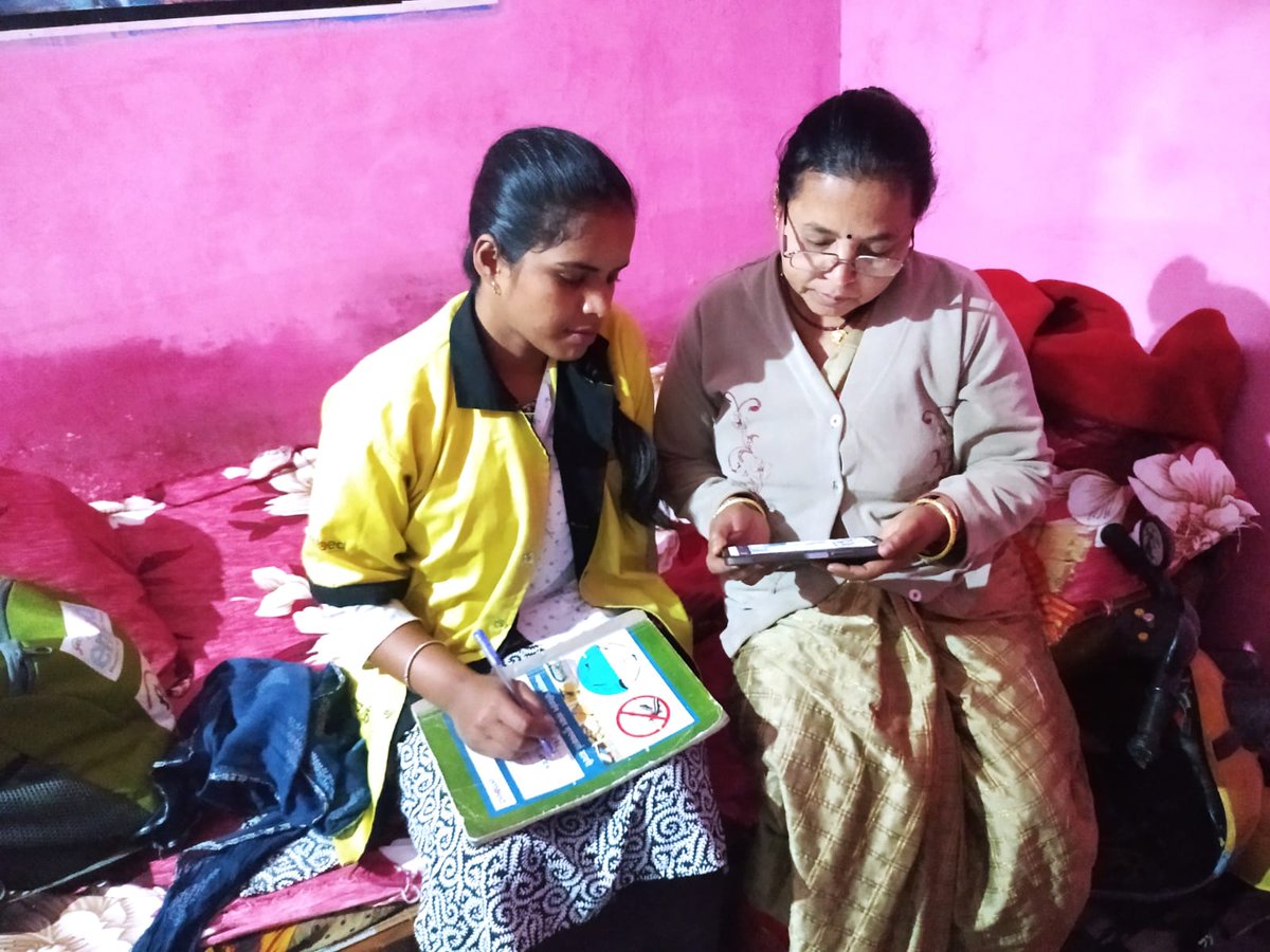 MistyBharti's tweet photo. एंबेड प्रोजेक्ट फैमिली हेल्थ इंडिया टीम रायपुर. क्षेत्र मैं क्लस्टर के द्वरा डेंगू मलेरिया से बचाव की जानकारी  दी और मितानिन दीदियो को ई मॉड्यूल दिखया जिसे उनको भ्रमण में मदत मिले  @Avdheshsingh_ @RaipurDistrict @sksomya @rajesh_amh #Embed2EndDengu #Embed2EndMalaria https://t.co/NoMzN4xLLN