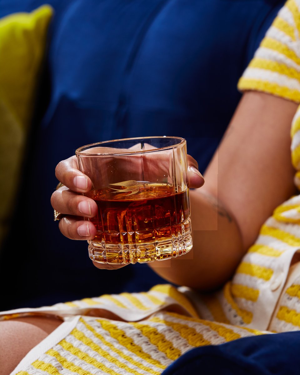 martellnigeria's tweet image. Friday night in? Do it like a Swift One with the richness of Martell in hand. 

Who’s pouring a neat glass of Martell Blue Swift to kickback and get February started? 

#MartellNG #BlueSwift #BeTheStandoutSwift