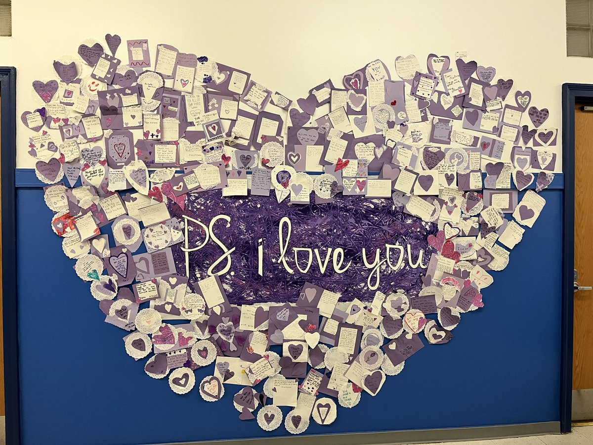 ArtwithMrsPriv's tweet photo. Celebrating P.S. I love you Day @wsselementary #psiloveyouday💜 https://t.co/h35IDwJNYg