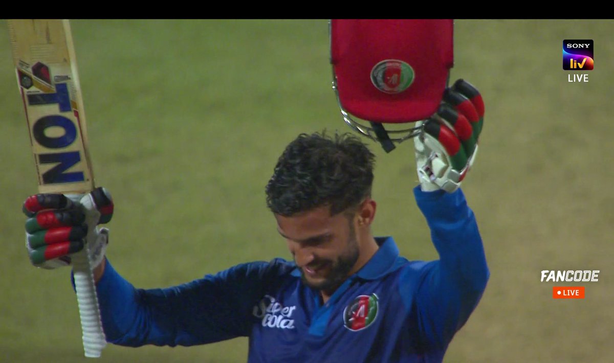_FaridKhan's tweet photo. AZMAT ULLAH OMARZAI 149* OFF JUST 115 BALLS AGAINST SRI LANKA 🇦🇫♥️♥️♥️

He was injured, he was limping, he had cramps but he stood tall for Afghanistan. They were 55/5 at one stage, Azmat Ullah and Nabi took them to 339/6 🔥🔥🔥 #SLvsAFG https://t.co/fgskSQ4oT7
