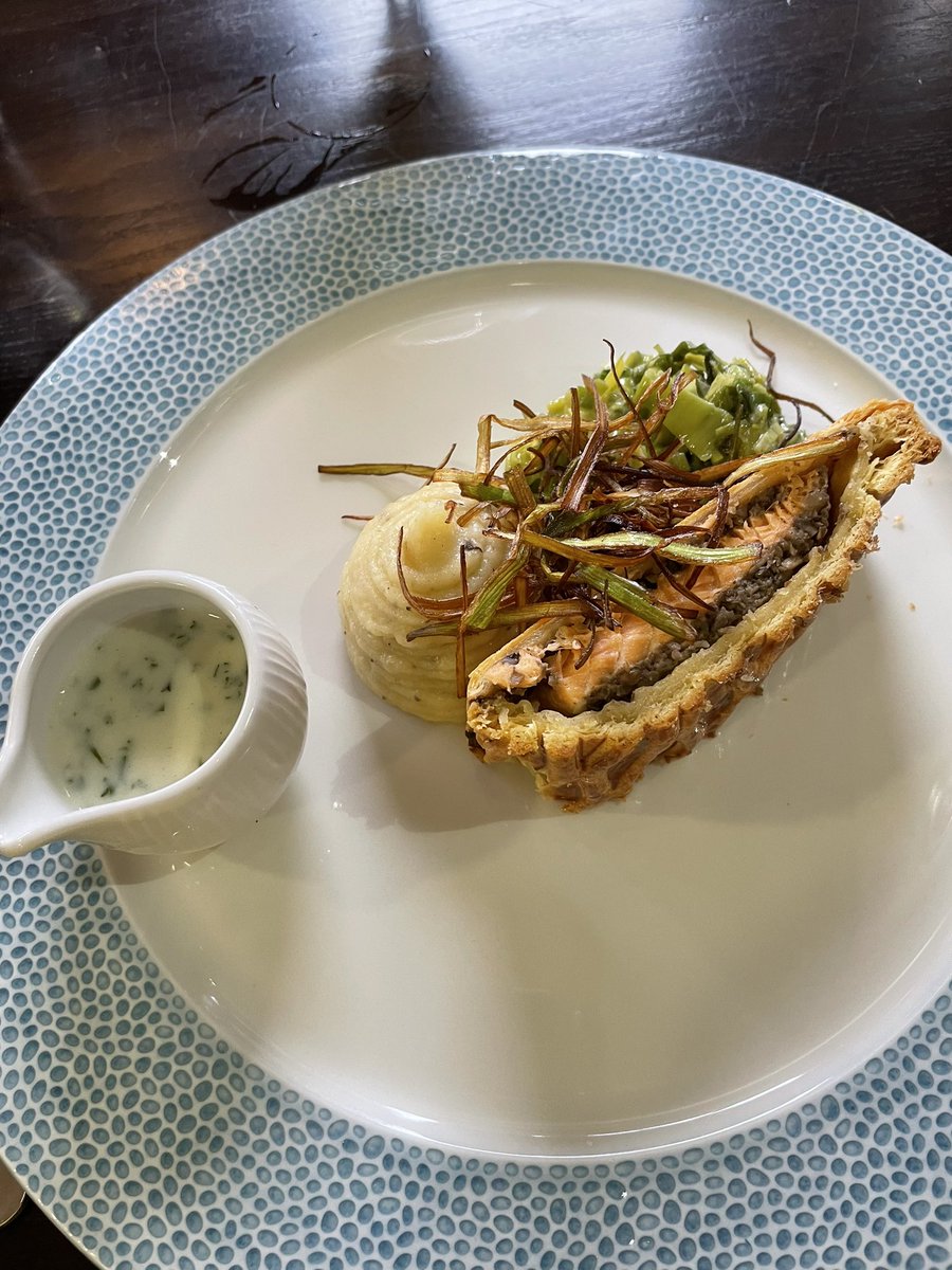 TrishHadden's tweet photo. Another great lunch @L20HotelSchool today.  New February menu, mackerel, salmon en croute, apple tart.  Delicious food, great service from the students too 👏 https://t.co/YPTl8hnFtv