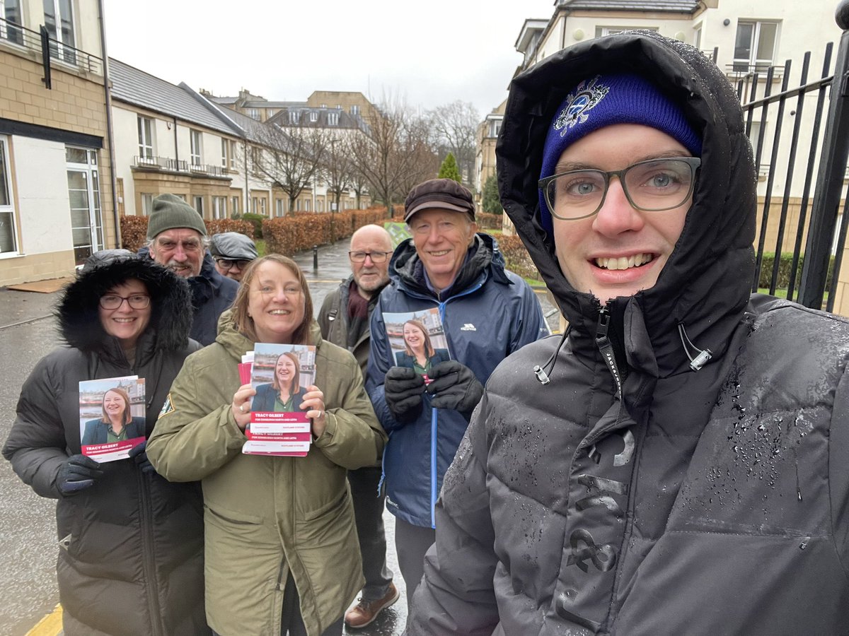 We were braving the wind and the rain this afternoon out speaking to voters. Lots of positive conversations with support for @ScottishLabour candidate @tracygilbert72 🌹🌹