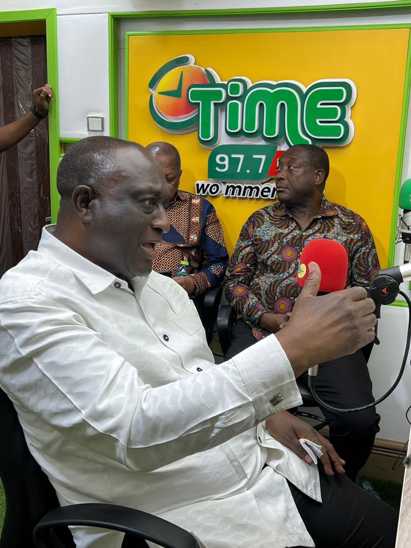 AlanKyerematen's tweet photo. Join Alan Kyerematen on Time fm 97.7 in Kumasi for a transformative discussion.
https://t.co/V8oNwIXN2e
#VoteAlanVoteChange
#ichooseAlan
#jobsandcasheconomy
#MovementforChange
#AlanSpeaks https://t.co/qjmHxN6PeS