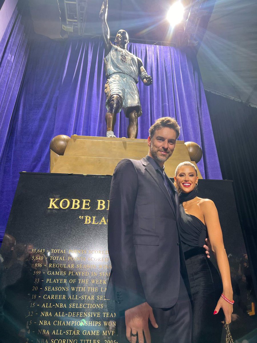 paugasol's tweet photo. So many emotions yesterday. Such a beautiful unveiling ceremony! I’m so proud of you brother. #MAMBAFOREVER 💜💛 

“Beside every great man, there’s a great woman”, well said #StuNantz. Nothing could be more true, Vanessa ❤️ https://t.co/qWD87ZL15M