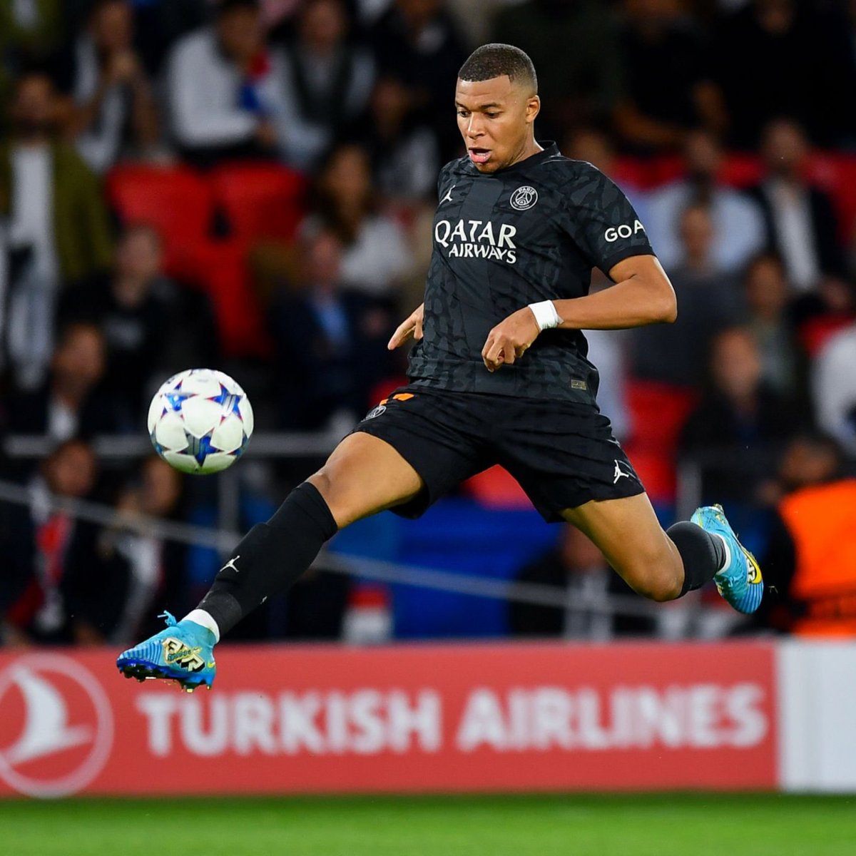 MadridUniversal's tweet image. Florentino's dream would be to get both Kylian Mbappé annd Erling Haaland under the same roof at the Bernabéu and, if he could, at the same time.

— @PacojoSER