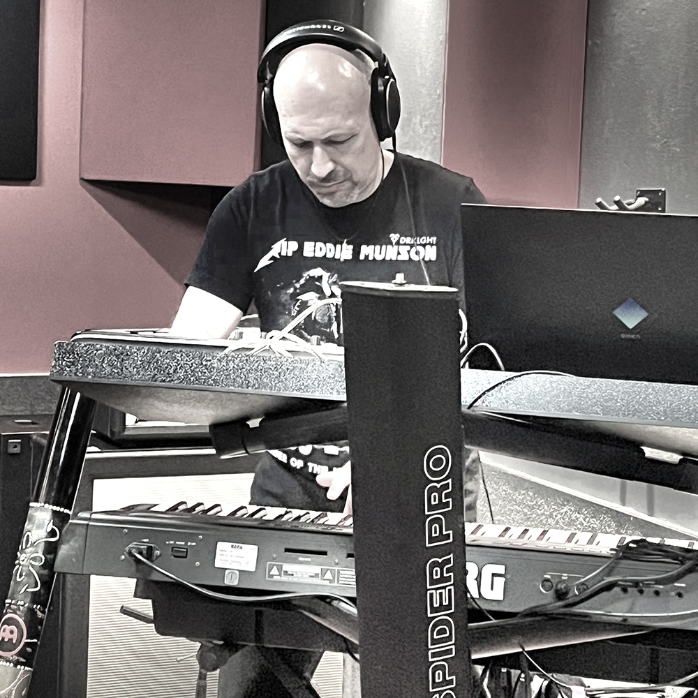 One of my happy places...
Rehearsing with @aotb_band, sporting my @stranger_things 'RIP Eddie Munson' shirt 😊🤘

#angelsonthebattlefield #chriswirsig #epicmetal #instrumentalmetal #metalkeyboards #metalkeyboarder #composerlife #strangerthings #ripeddiemunson #eddiemunson