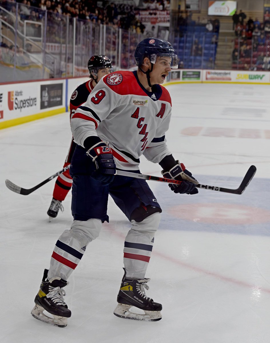 axemenhockey's tweet photo. 🅰️🪓 Tonight, we celebrate our Acadia Axemen seniors! 

Thank you for all of your contributions to our hockey program on and off the ice, in the classroom and in our community! 

#89 Morgan Nauss
#44 Reilly Webb
#9 Hudson Wilson
#34 Nick Deakin-Poot

#ForeverAnAxemen #GoAcadiaGo https://t.co/6IuJZ18ngS