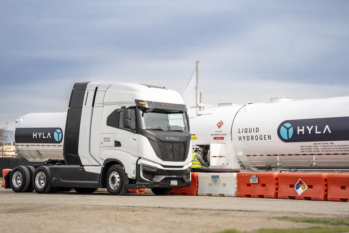 hydrogenfuelnew's tweet photo. It shows the company’s commitment to establish an H2 refueling network for its customers.
Nikola...READ More #Nikolahydrogentrucks #OntarioCaliforniahydrogenstation #NikolaEnergy #Nikola #NikolaClass8trucks #H2stations #HYLA #NikolaCorporation
https://t.co/rK2JJse2S1 https://t.co/tvBNDhF9nD