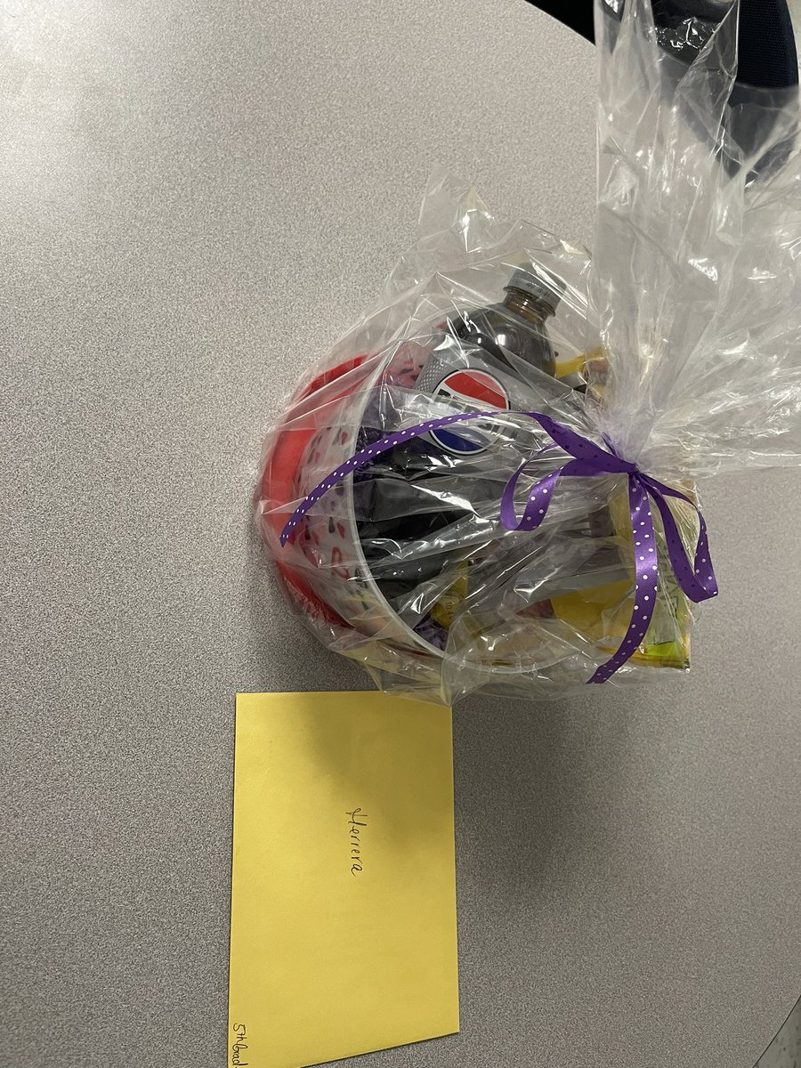 CounselorLCE's tweet photo. We had a great counselor appreciation week!! Thank you lujan for making our week extra special! Thank you for all the love and gifts!❤️#LCES #turnitup #TEAMSISD https://t.co/wlDUTPoAcY