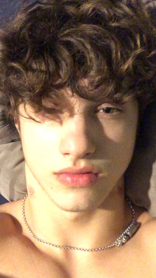 submittingboys's tweet photo. imagine this white boy smooching, licking, and worshipping that big black cock with his succulent and soft pair of big lips, desperately trying to make his master ejaculate. would you love to be in his place?

#gay #hot #onlyfans #bbc #bnwo #raceplay https://t.co/tQn2l8InAg