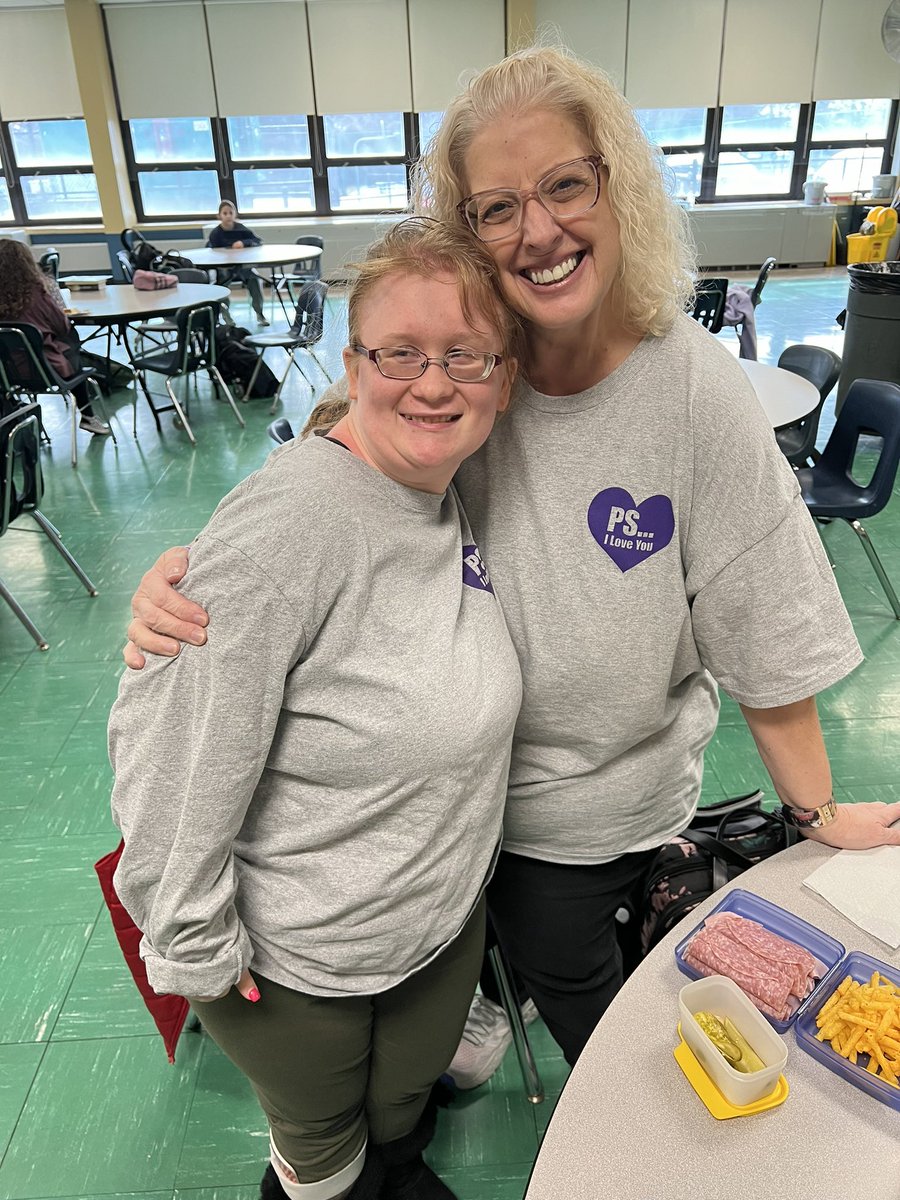 BethpageHSAP's tweet photo. Happy P.S I love you day! 💜 #youmatter #wearebethpage https://t.co/bwPLugfmXl
