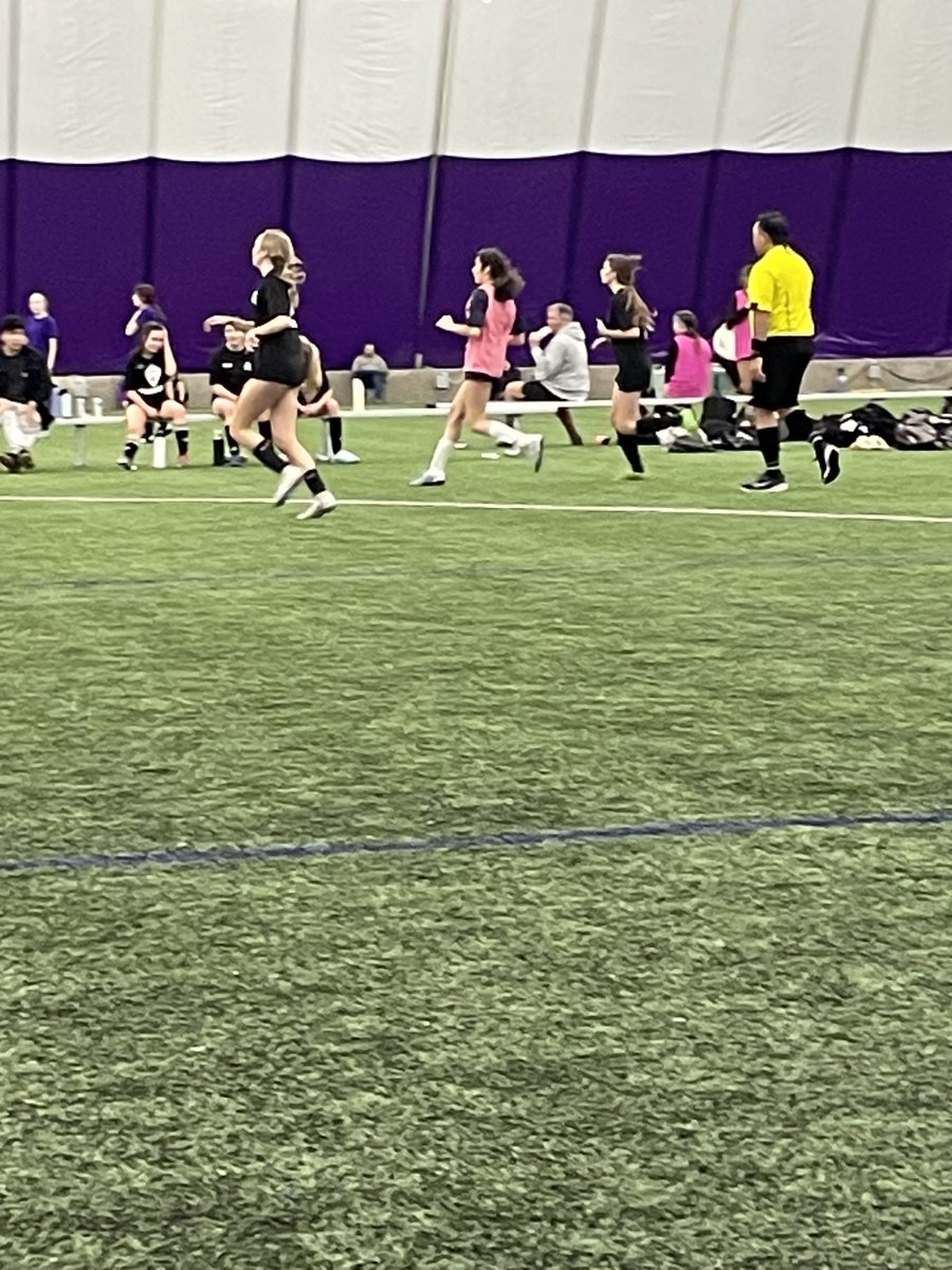 veropeteacher's tweet image. Back on the soccer pitch and learning some hard lessons ⚽️ She still plays with joy though 🤩

#LoosingIsLearning
#ThisIsHighSchool
#WinterLeague⚽️
#Play⚽️
#Joy
#ForTheLoveOfPlaying⚽️
#ProudOfHer💕
#Futbol⚽️