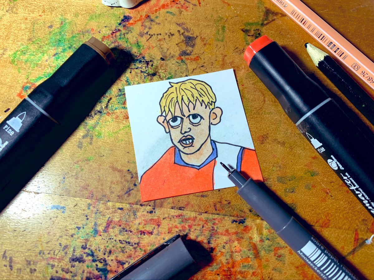 CheapPanini's tweet photo. 🎩 LUTON TOWN - we are drawing you. Badly. Again.

A wonky Hatters 23/24 odyssey, drawn with lots of enthusiasm but very little talent. Strap in, won't be good. This Alfie Doughty is as good as it's going to get.

Please tell the Hatters in your life 🧡
Apologies in advance #LTFC https://t.co/5sePNlF6Hp