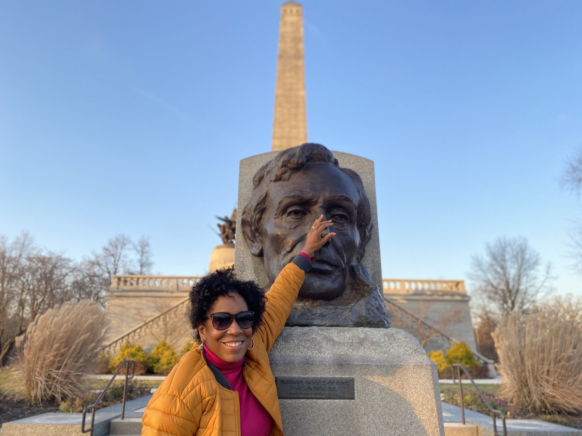 Happy 215th birthday, President Lincoln! 

In Illinois, we honor his life and legacy by continuing the fight for justice and equity.