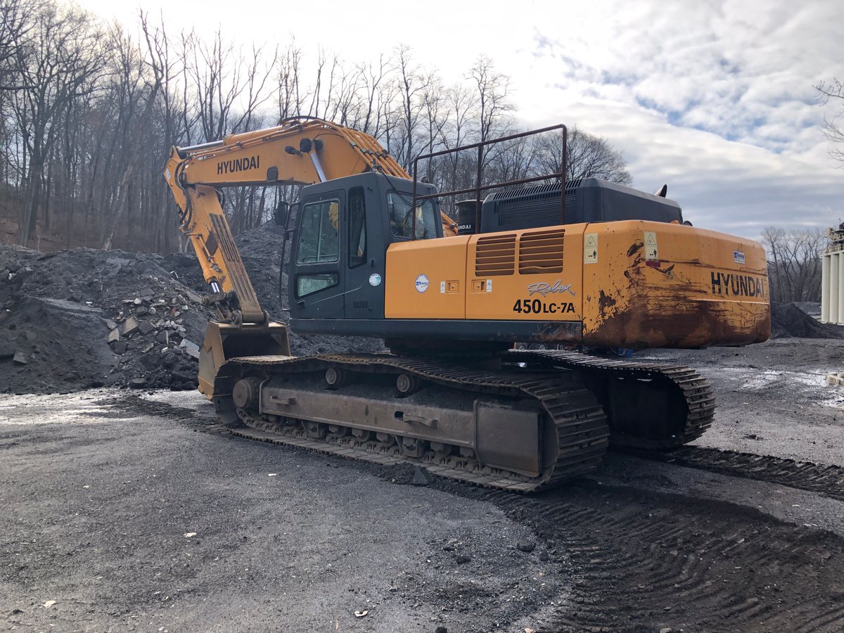 1998 Hyundai Robex 450 LC-7A Excavator.  Stock # 4456-JG.  $ 29,500.00
Strong running, highly maintained unit.  48 Inch bucket.  Undercarriage is in good condition.  No leaks.  Minor welding on stick. 
mideastequip.com/for-sale/1998-… 
For more information call Jim @ 860-836-7796
