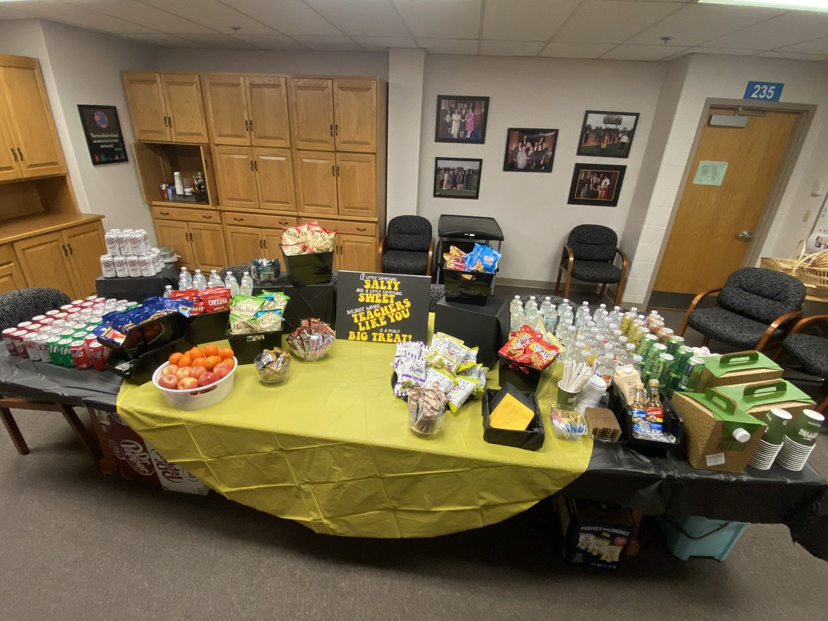 We know the kids are off school today …  but our teachers and staff are still working hard on this professional development day!We appreciate you!! 💛🖤