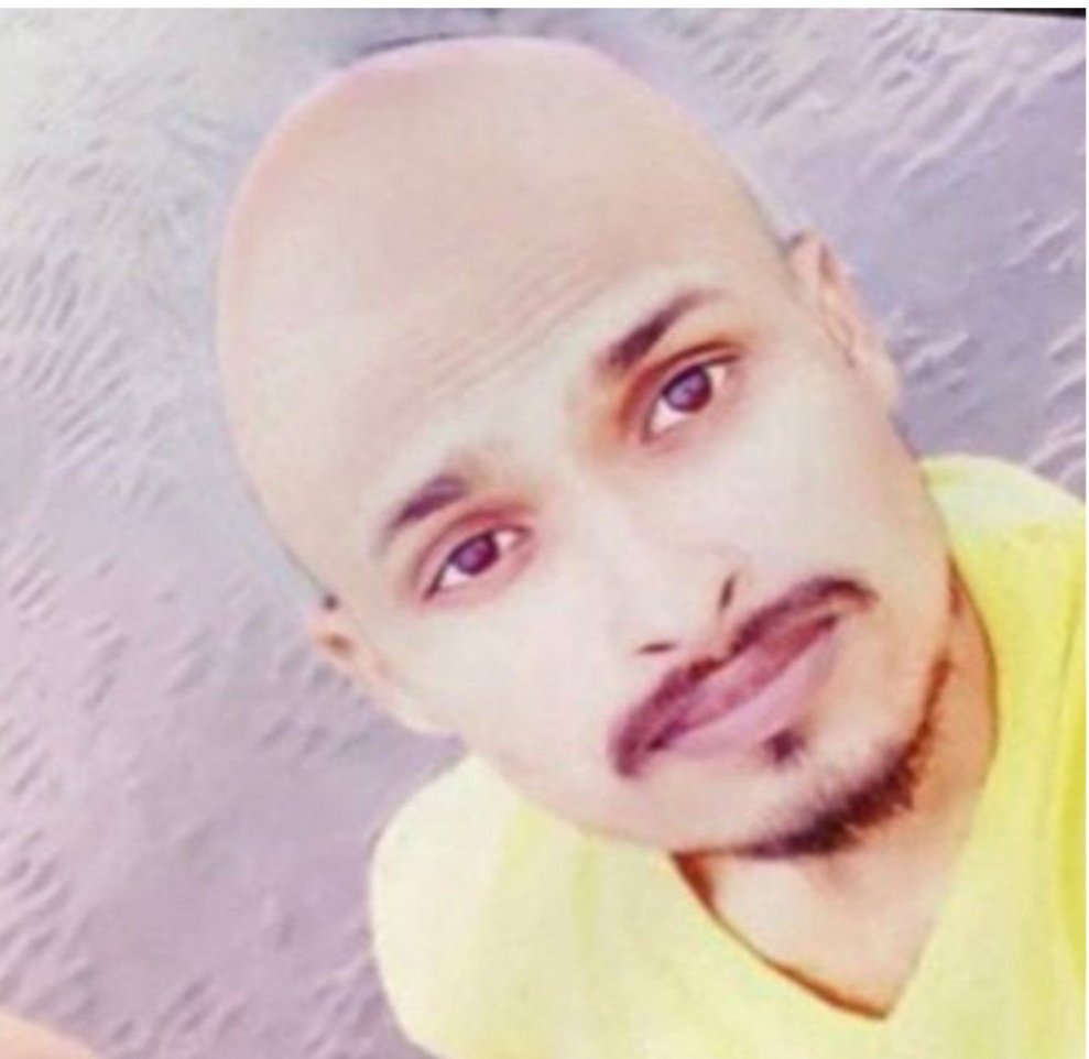 _Allah_786's tweet photo. @Keshuu_16 @mishrain_ @Chhaliya__ Abe jaunpur ke chihak bilaute ye shakal hai teri,bakri jaisi daadhi aati hai, bhosdika 😂 https://t.co/1qgflmquiL