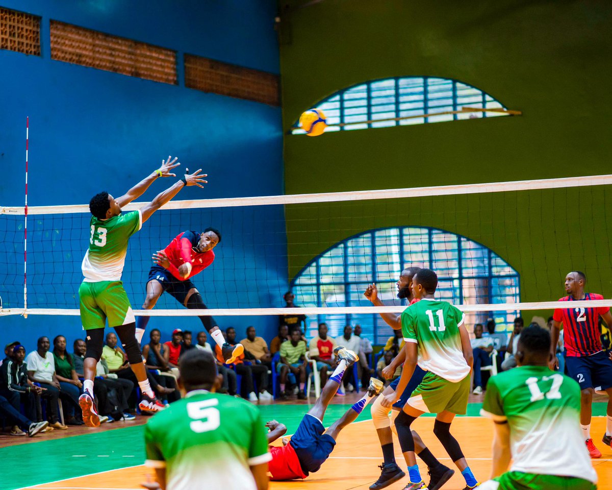 amonb_official's tweet photo. Kinyinya Boys disconnect Electricians fuses  here ladies and gentlemen ⚡️🔌🪫ooooh my God, what is this Kepler🟢🙄

The monsters of #KeplerVc humiliate #REVC by 3-0 sets.

Water already asked here by #REGVC🔴💦💦😂 Ayiiiii😭😭 3-0 ntabwo ari sawa

(25-21,25-22,25-23)

#KTSports https://t.co/gZ5anikMiF