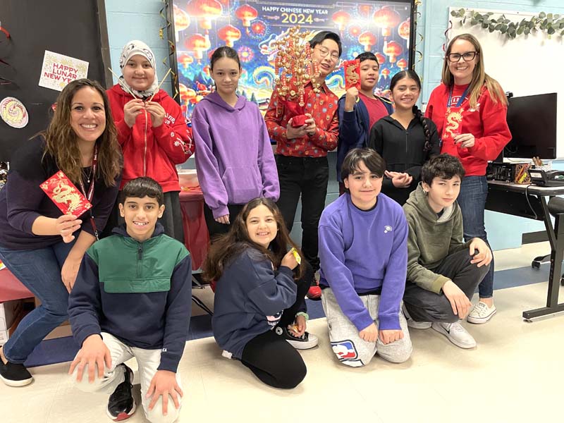 SmithtownCSD's tweet photo. Learning all about the Lunar New Year 🐉
@SCSD_AMS
https://t.co/DLhlhRBFZ6 
#BELIEVE https://t.co/6U6xmXIo1e