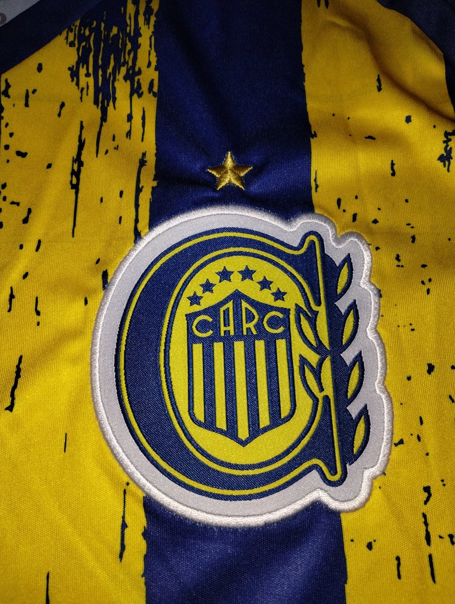 #ATENTI ¡Hay sorteo! 😁 El miércoles esta camiseta puede ser tuya. Gracias @UmbroArgentina Para participar ✍️: *Seguir mi cuenta. *Darle Like y RT a esta publicación. *Arrobar a dos amigos/as.