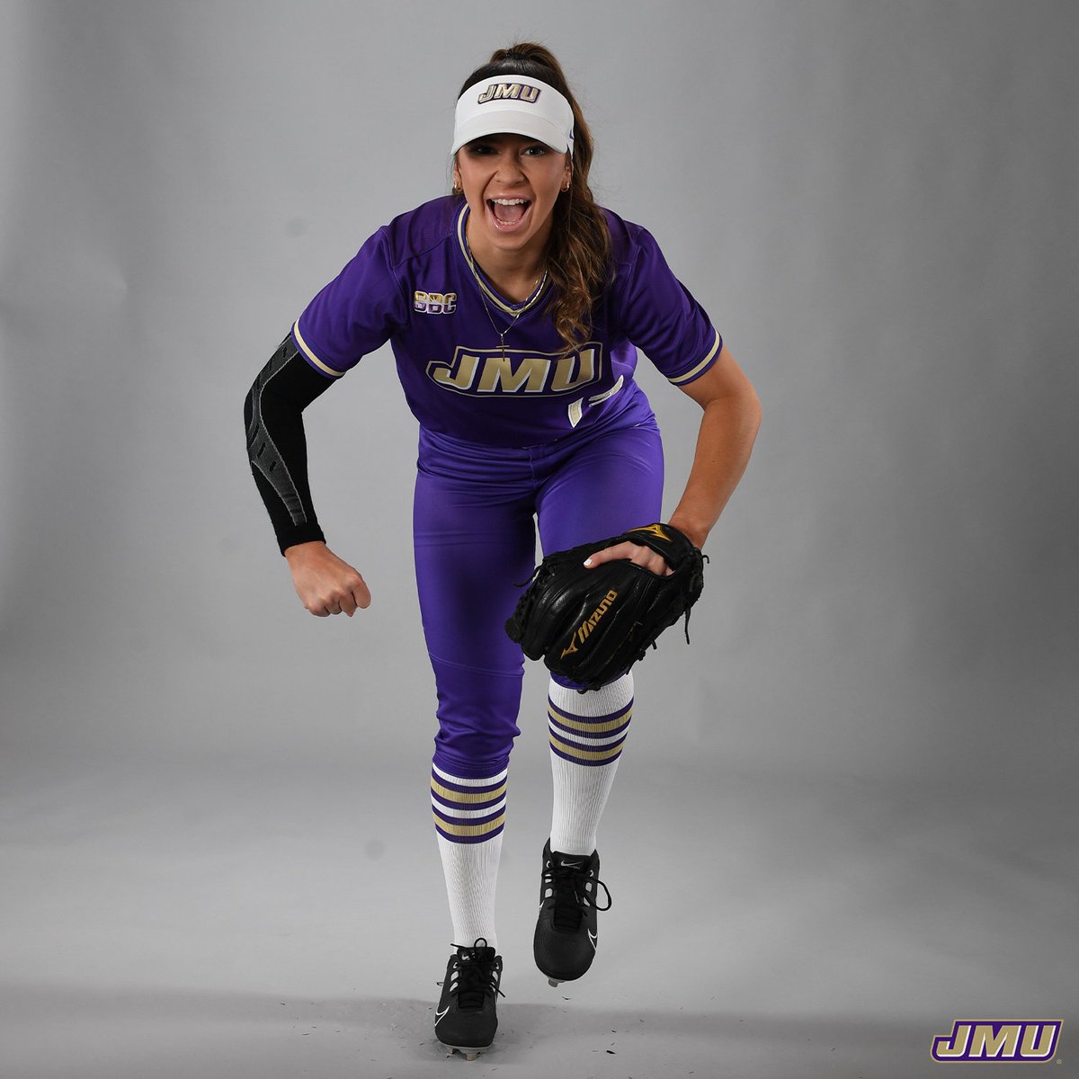 M6 | Fishman collects her third hit of the day, scoring Henzler from second!  

JMU 6, Ball State 1  

Grube back out for a sixth inning!

#GoDukes | <a href="/isabellefishman/">Isabelle Fishman</a>