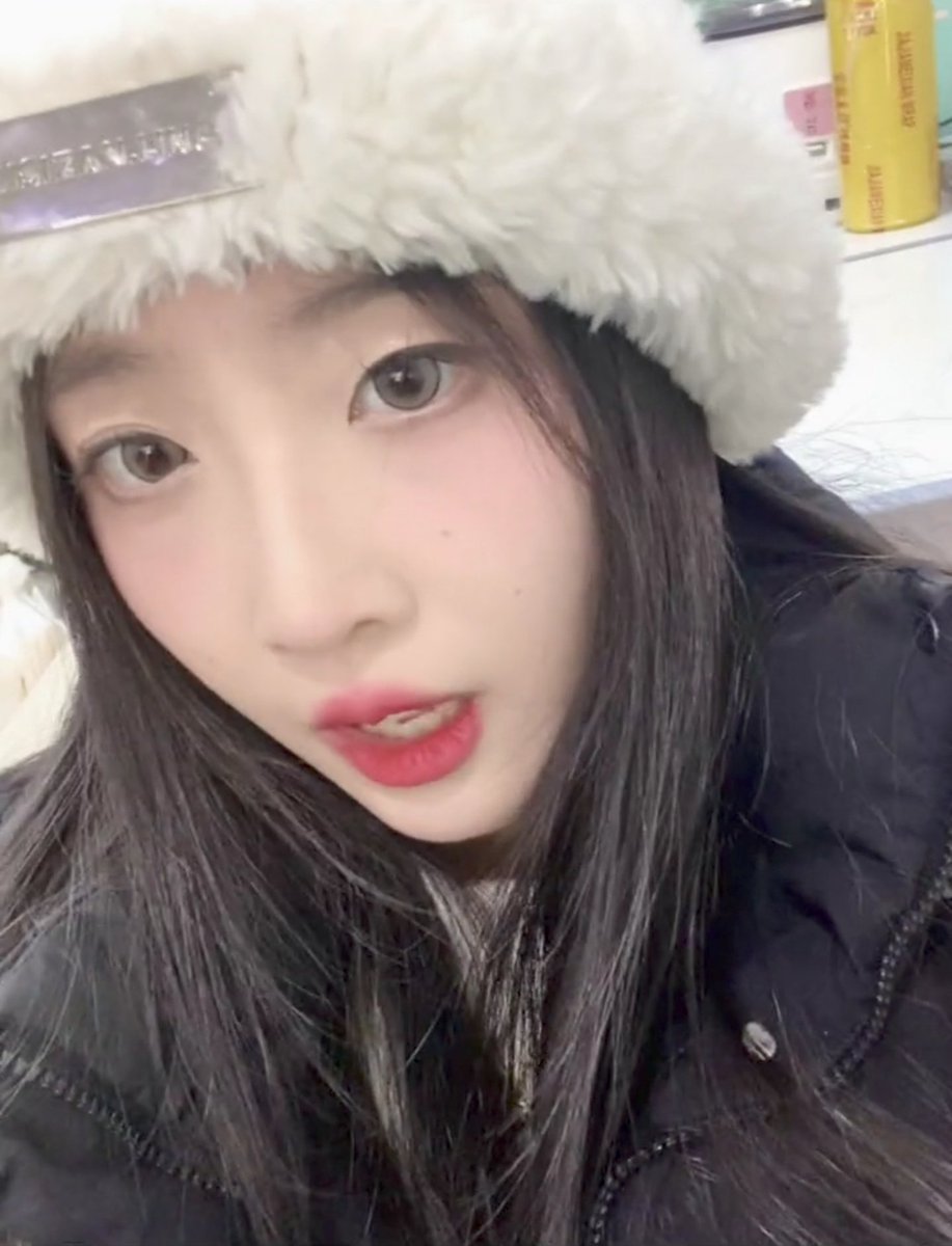 爸爸们新年快乐~顾昕怡永远爱你们~♡
新的一年里，祝爸爸们鸡巴越来越大，越来越雄壮，精液越来越浓稠，一发就能让我受孕♡也请爸爸们新的一年里多多享用我的骚脸，喂我吃好吃的精液~
#骚逼顾昕怡 #妓女顾昕怡 #婊子顾昕怡 #母狗顾昕怡 #肉便器顾昕怡 #飞机杯顾昕怡 #反差婊 #吞精母狗 #淫荡女人 #贱货 https://t.co/rdwVMfH9qB