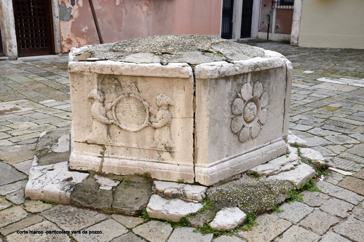 latinila1's tweet photo. Vera da pozzo in corte  San Marco a Santa Croce #Venezia #Venice #Venicephotography #ArteaVenezia https://t.co/aNGZu1spzp