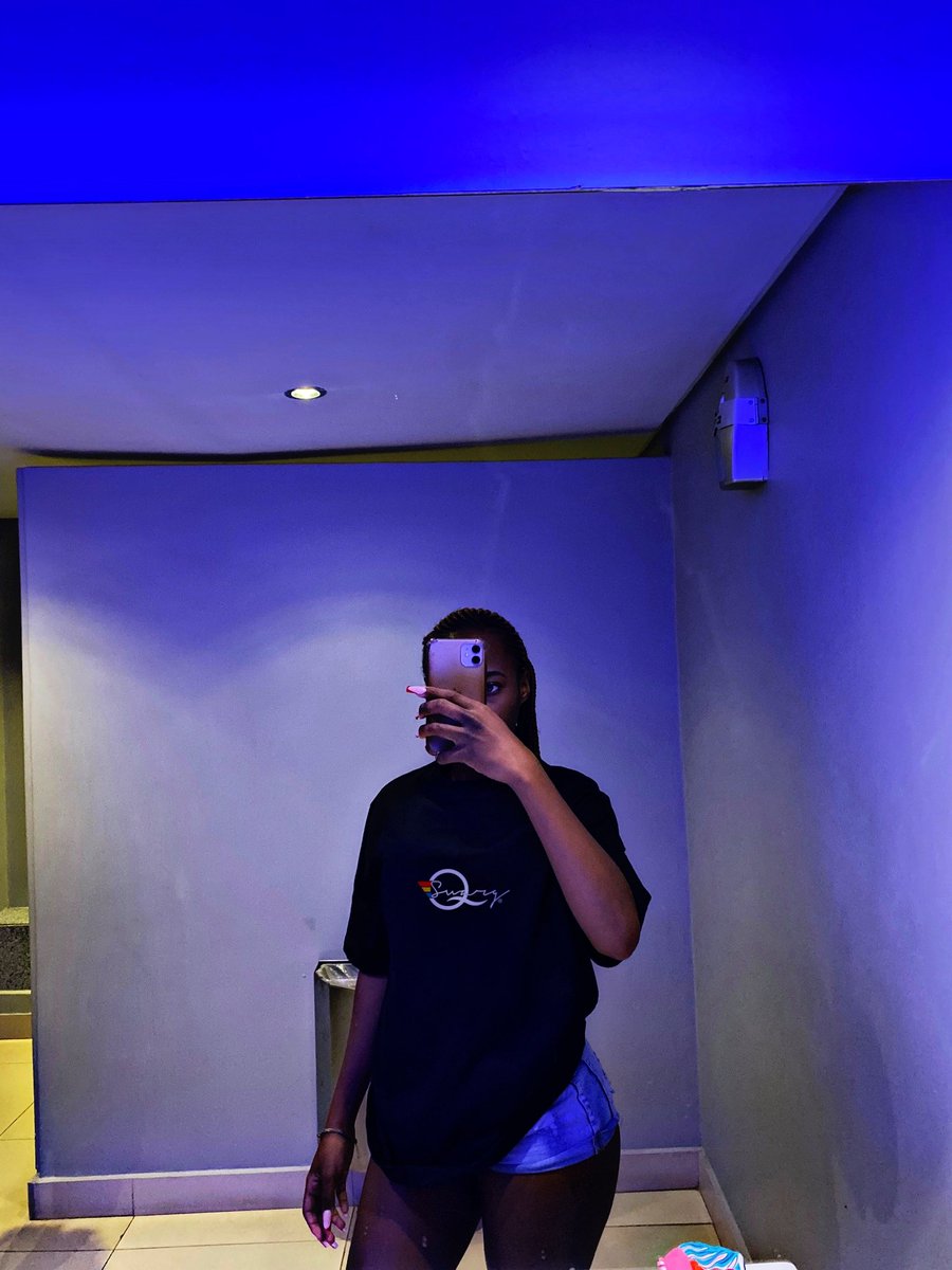 swargoutfits's tweet photo. 1 or 2? https://t.co/QX4vbgzgGo