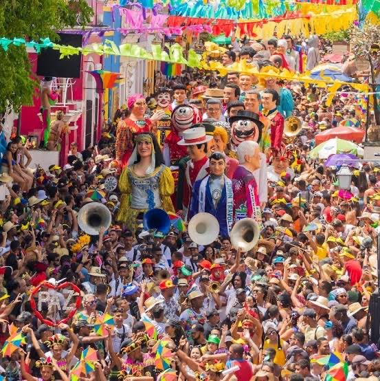 BrasilChoerry's tweet image. 🚨 FAMOSOS: Choerry diz que deseja vir pro Brasil pra curtir o Carnaval: 

"Adoraria ir para o Brasil brincar Carnaval, principalmente o Carnaval de Pernambuco, Olinda"