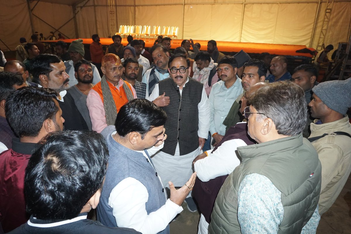 DrMNPandeyMP's tweet photo. अपने संसदीय क्षेत्र चंदौली, जनपद वाराणसी के ग्राम कैथी में आगामी 10, 11 व 12 फरवरी को आयोजित होने वाले 'श्री मार्कण्डेय महादेव महोत्सव' के क्रम में कार्यक्रम स्थल ��ा निरीक्षण किया व व्यवस्थाओं का जायज़ा लिया। https://t.co/sk2bJTJfgs