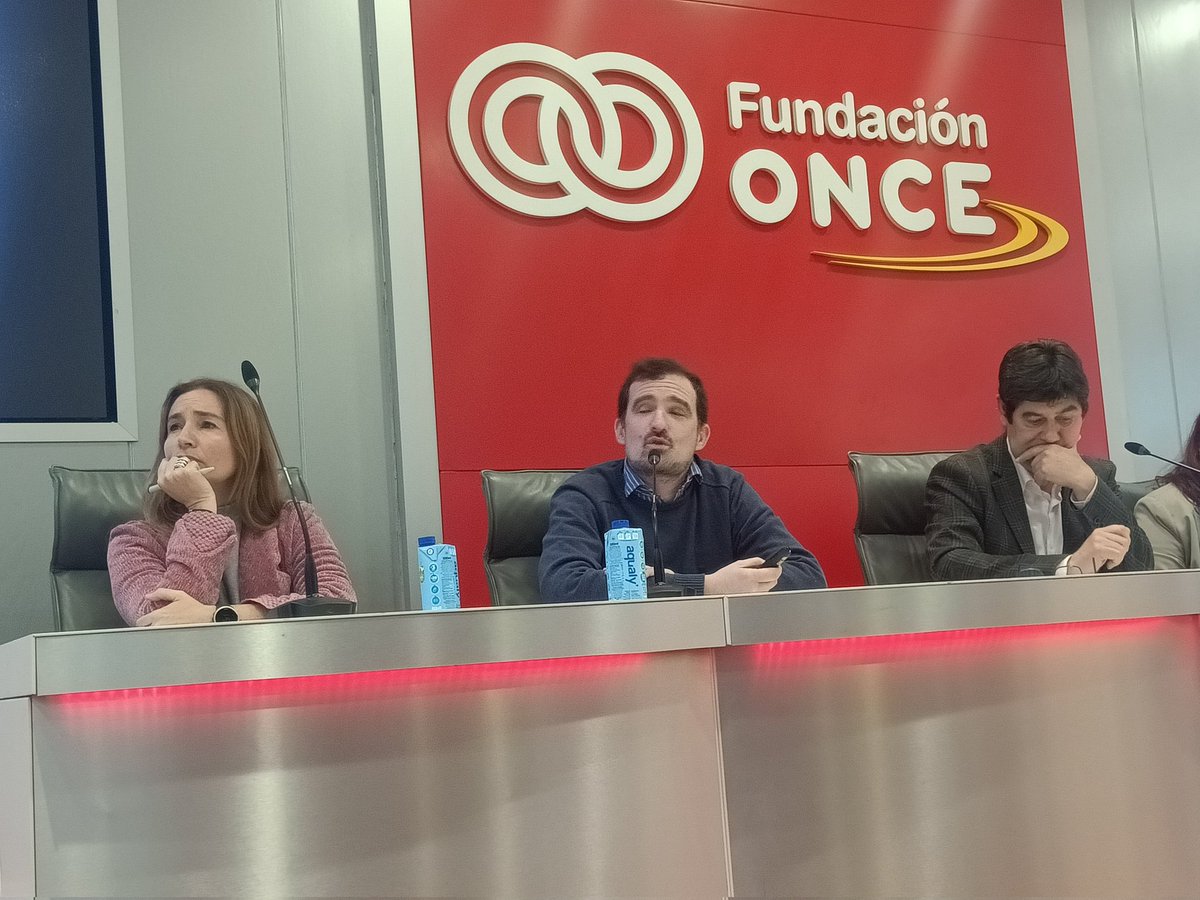 AMRP1991's tweet photo. Compartimos por aquí las imágenes de la Mesa de Comunicaciones Libres, esenciales para conocer la innovación en la Rehabilitación Psicosocial. Se ha hablado de:
-Instrumentos de evaluación 
-vacaciones y club de montaña
-plazas comunitarias y "libros humanos" https://t.co/sz3ZBVYBaX