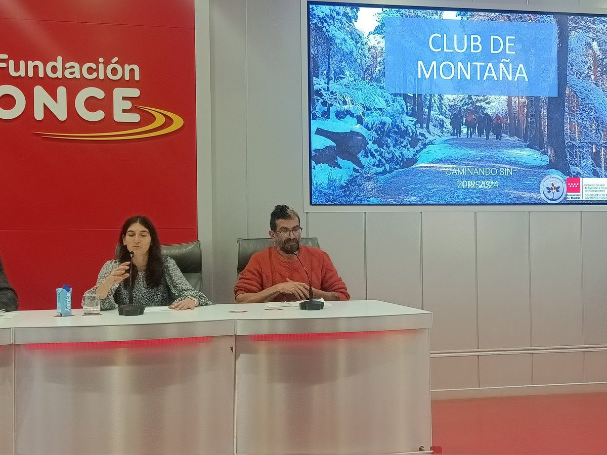 Compartimos por aquí las imágenes de la Mesa de Comunicaciones Libres, esenciales para conocer la innovación en la Rehabilitación Psicosocial. Se ha hablado de:
-Instrumentos de evaluación 
-vacaciones y club de montaña
-plazas comunitarias y "libros humanos"