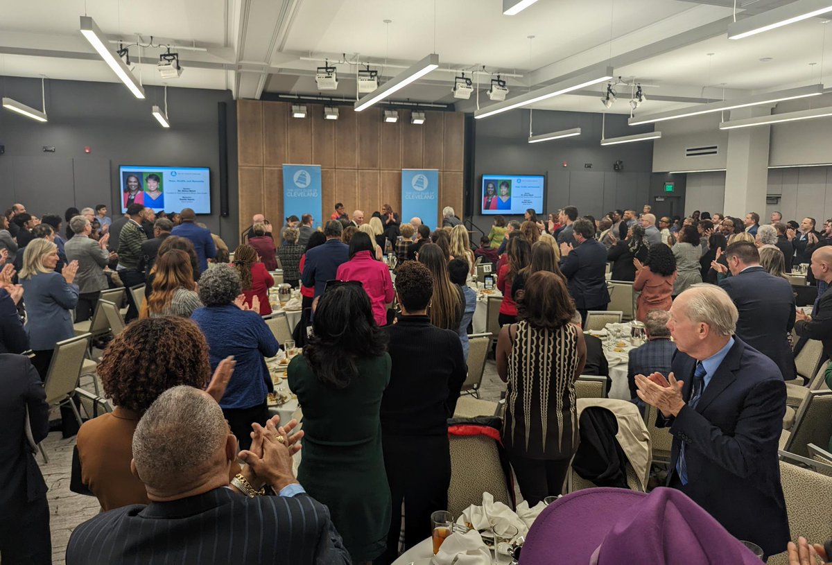 metrohealthCLE's tweet photo. @AiricaSteed @TheCityClub @CLEMetroSchools @BeckersHR Thank you, @TheCityClub, for hosting @AiricaSteed. And thank you to all our partners for supporting us in our work to lift the health and wealth of the communities we serve. #equityfirst https://t.co/Vpbx1xzOpp