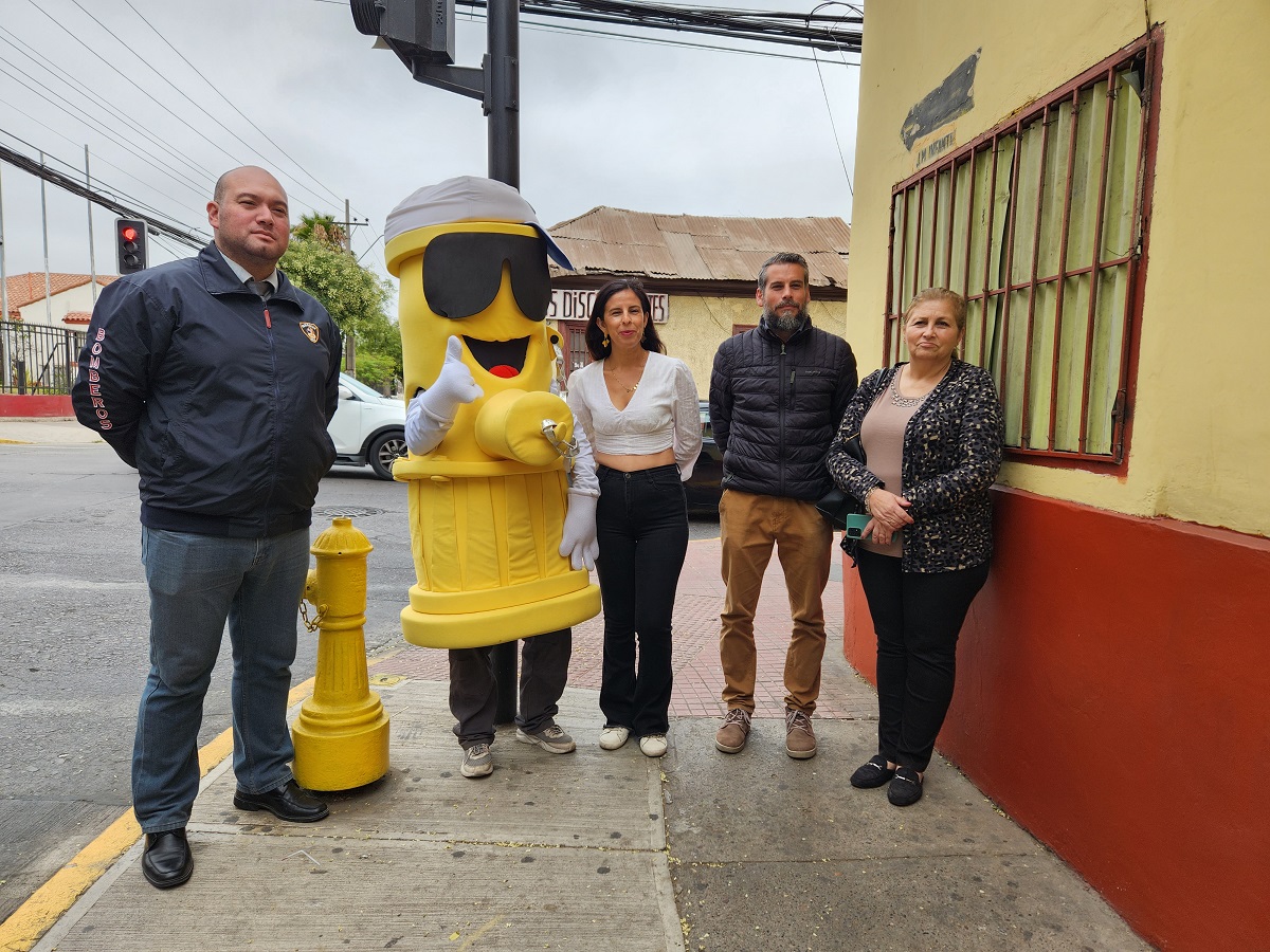 #Elqui Aguas del Valle, Bomberos y dirigentes vecinales de #LaSerena realizan llamado al buen uso de los grifos
▶️ qrcd.org/4Q9V