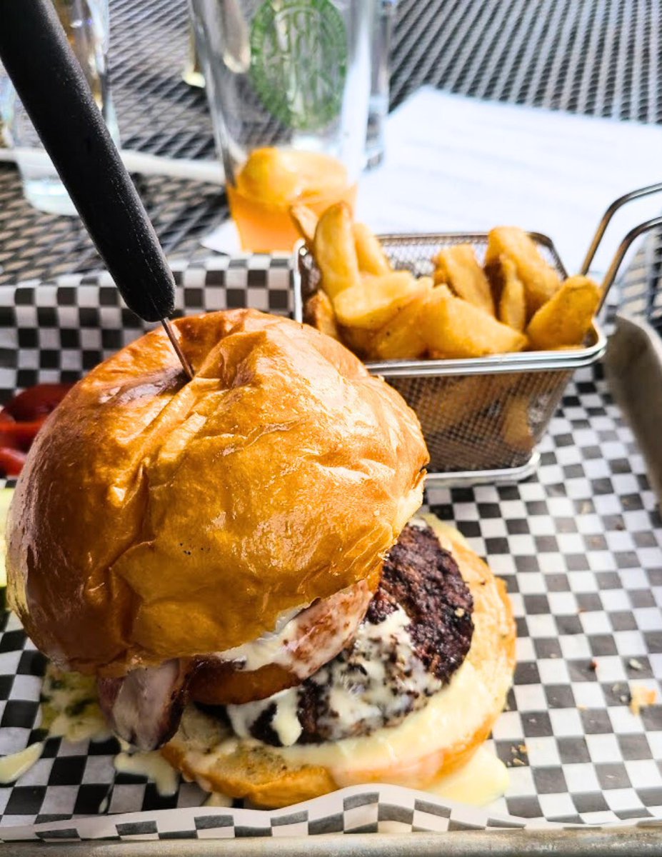 mulconrys's tweet photo. We are open late tonight. Now offering specialty drinks, apps, and much more! Ask a server or bartender when you come in!
#irishpub #rocny #roceats https://t.co/j95vk9xjrZ