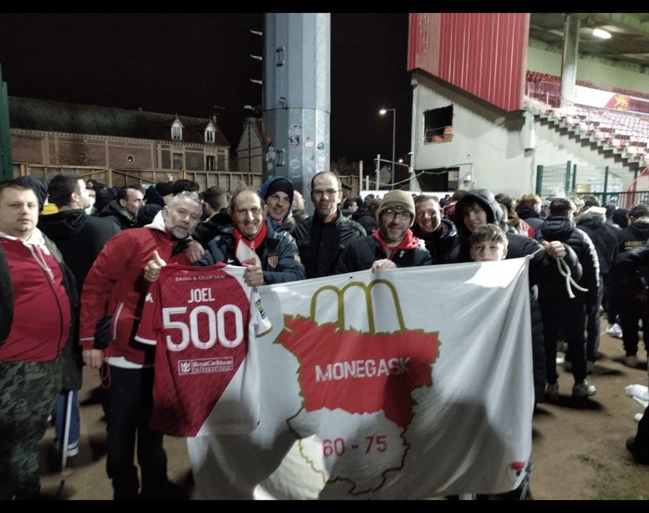 CSMonaco's tweet photo. 700. 700 🔴⚪️ dans la pluie et le froid normand venus de toute la France et qui de août à mai ne lachent et ne lacheront jamais la Diagonale !
@monegask6075 #CSMDOMTOM @SuppLorraine @Munegu51 #FCRASM #DagheMunegu #Partouttoujours #ASMonaco https://t.co/wlFL1ms00g