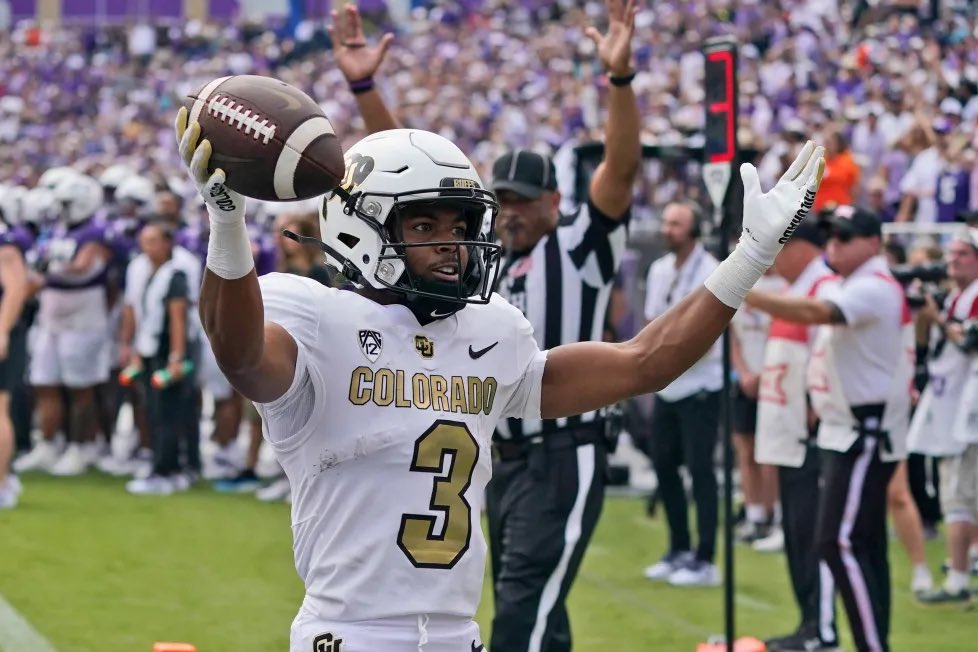 Blessed to receive an offer from the University of Colorado. Thankful that @coach2bless extended the offer. @coachadkinsd @olaFBrecruits @coach_jennings5 @coach_tjones <a href="/coachjpworden/">JW</a> @coachtek19