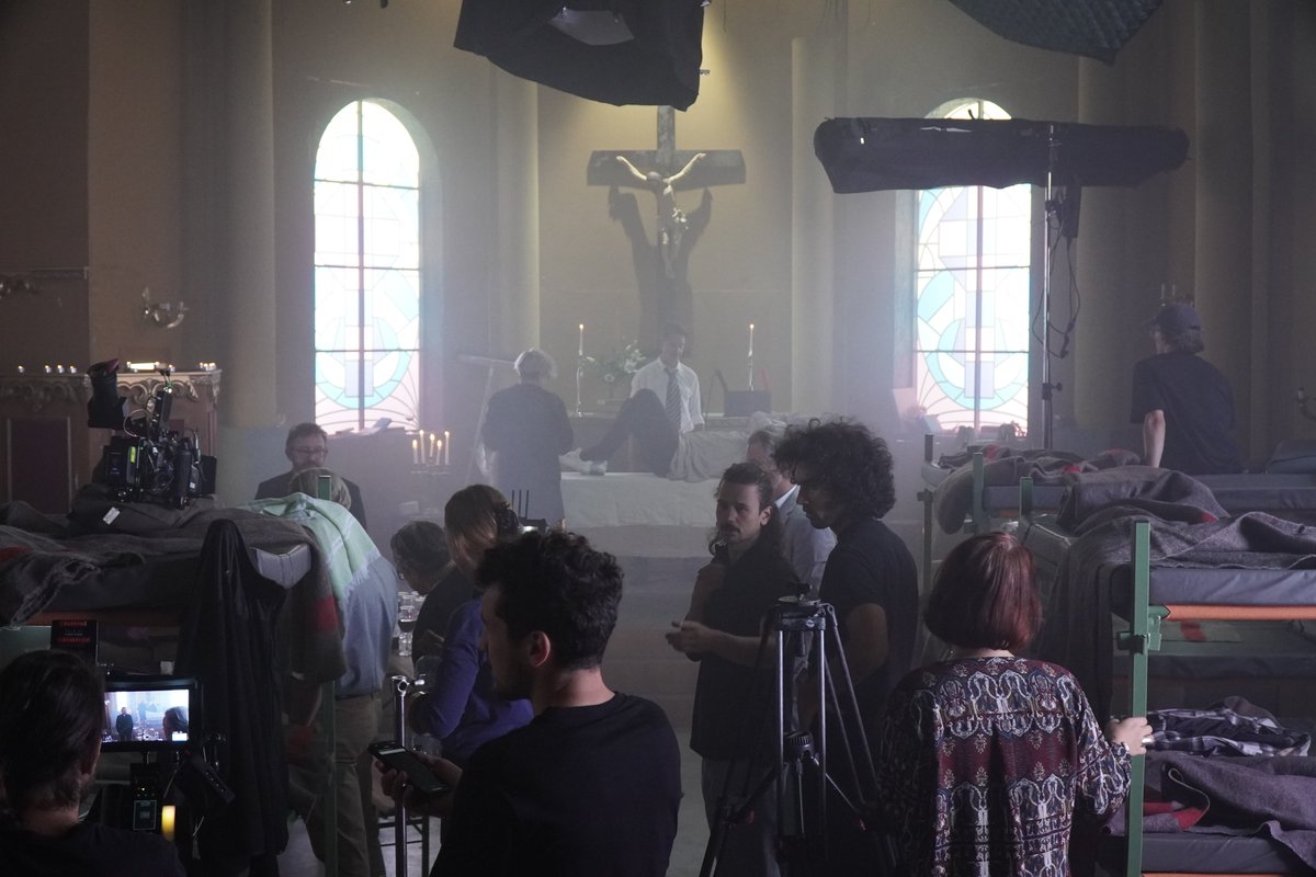 Kalbermatten_'s tweet photo. Halleluja was passiert hier.....
Gespannt bei der nächsten Szene.

#kino #baldimkino #swissfilms #swissfilm #serie #kinoserie #schweizerserien #schweizerfilm https://t.co/BLRCVahfGD