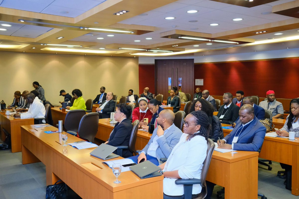 Flashback to an electrifying Day 1 at the Canada Nigeria Trade Expo, where our very own Isaac Olowolafe shined bright among industry giants like Bose Odueke, <a href="/JBLAW8/">Johnson Babalola</a> , <a href="/VictorFedeli/">Victor Fedeli</a> , <a href="/cosgroveafrica/">Cosgrove Investment Limited</a> , <a href="/brainsandhammer/">Brains and Hammers</a>