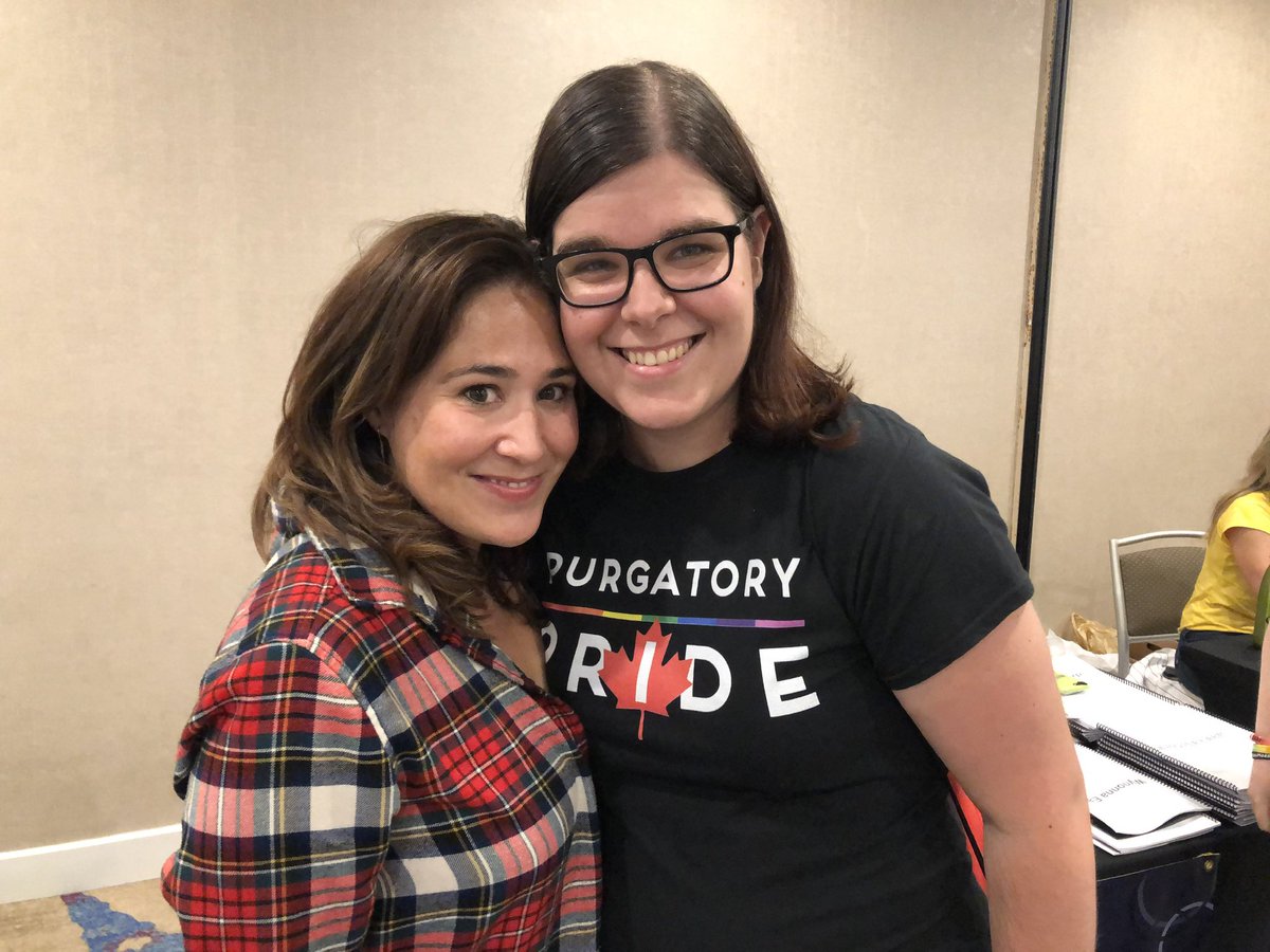 earperSuzan's tweet photo. Happy birthday @emtothea 🎈🎊 Wishing you a fantastic day after having received the amazing #WynonnaEarp news 🤗 I hope you are doing well! https://t.co/N555b4Z31t