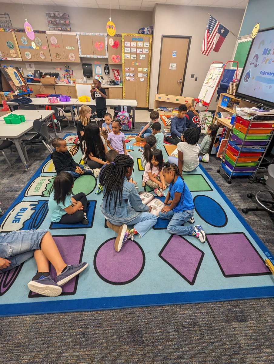 We definitely love when Mrs. Schuchardt class comes to visit! Today, they read to my kiddos! 📚📖 #canireadtothemtoo @SchuchardtFaith @SheridanCFISD @CFISDPK1